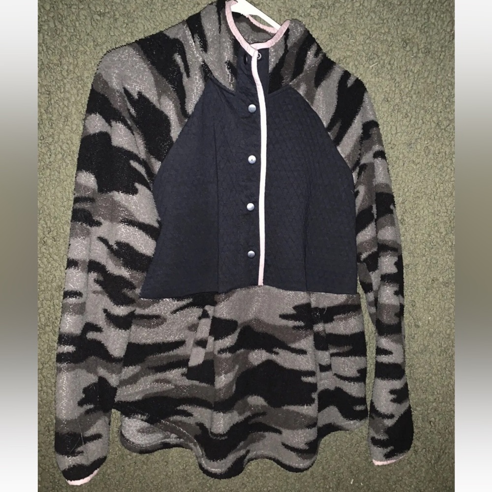 Maurices Quilted Camo Sherpa Fleece Snap Button Pullover Womens 0X